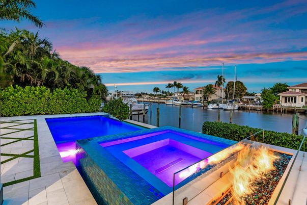 Exterior, Pool, Water