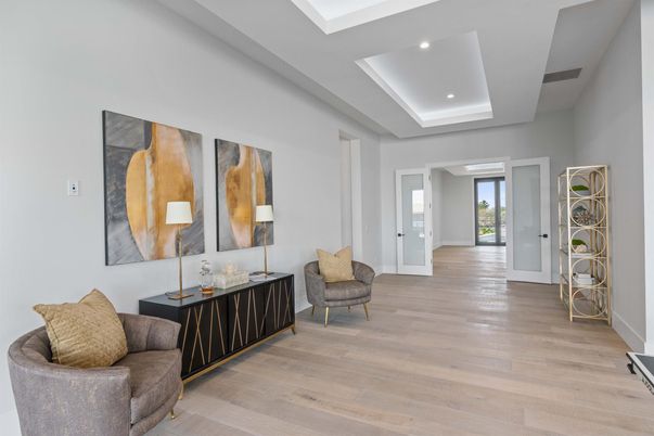 Interior, Recessed Lighting, Wood Texture Flooring