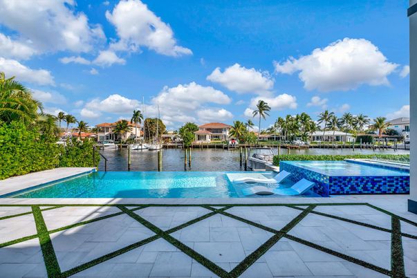Exterior, Pool, Water
