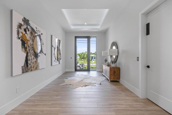 Interior, Recessed Lighting, Wood Texture Flooring