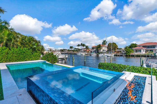 Exterior, Pool, Water