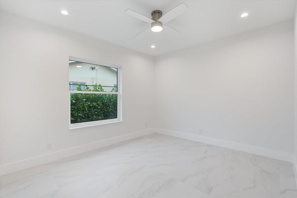 Empty room, Interior, Marble, Recessed Lighting