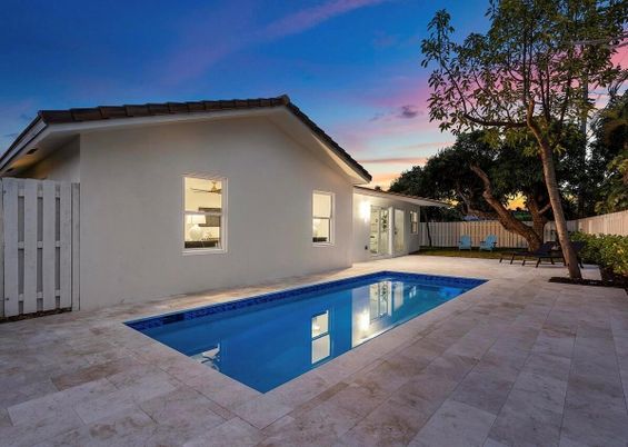 Exterior, Pool