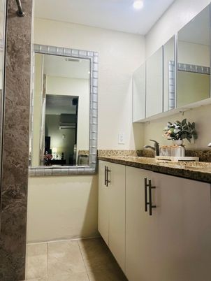 Bathroom, Interior, Recessed Lighting