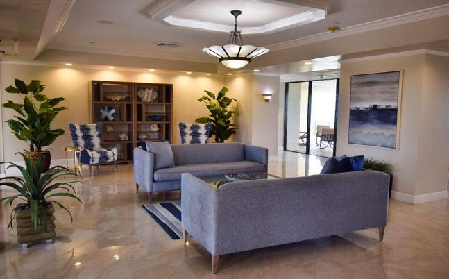 Interior, Living room, Pendant Lights, Recessed Lighting