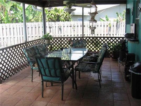 Dining room, Exterior