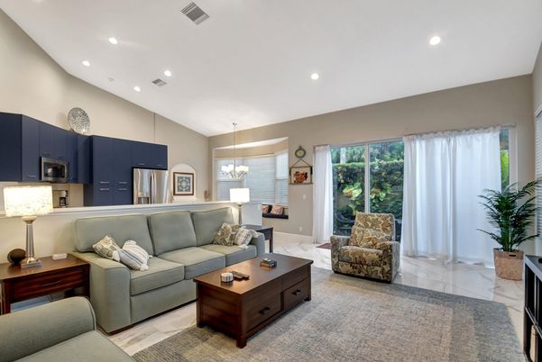 Interior, Kitchen, Living room, Pendant Lights, Recessed Lighting, Stainless Steel Appliances