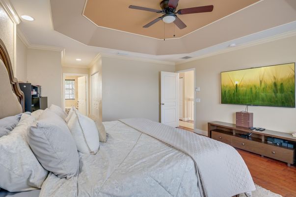 Bedroom, Interior, Recessed Lighting, Wood Texture Flooring