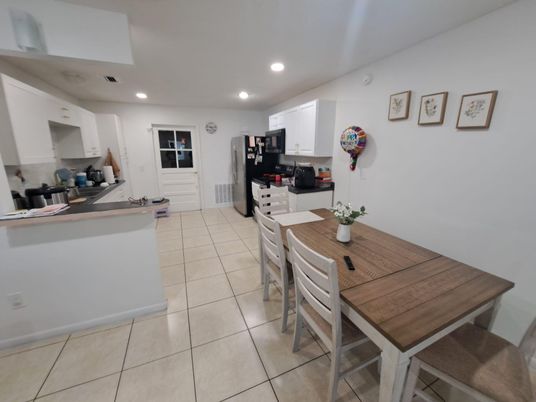 Dining room, Interior, Kitchen, Recessed Lighting