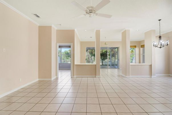 Chandelier, Empty room, Interior, Pendant Lights, Recessed Lighting