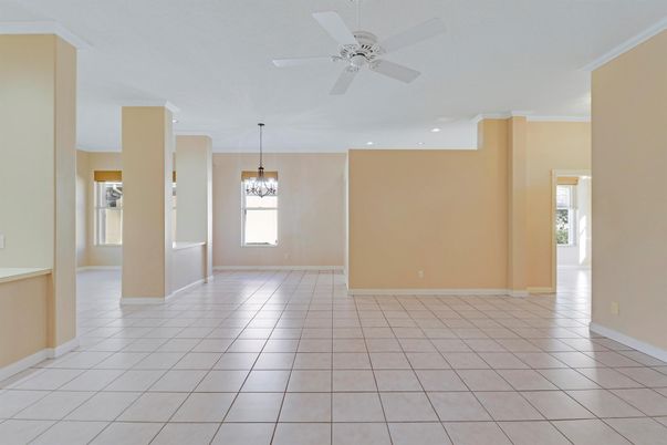 Chandelier, Empty room, Interior, Recessed Lighting