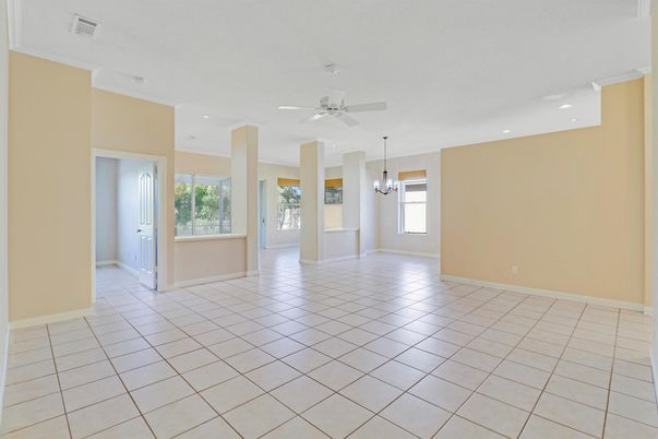 Chandelier, Empty room, Interior, Pendant Lights, Recessed Lighting