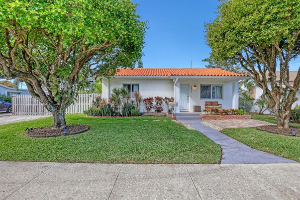 Backyard, Exterior, Facade, Spanish Mediterranean