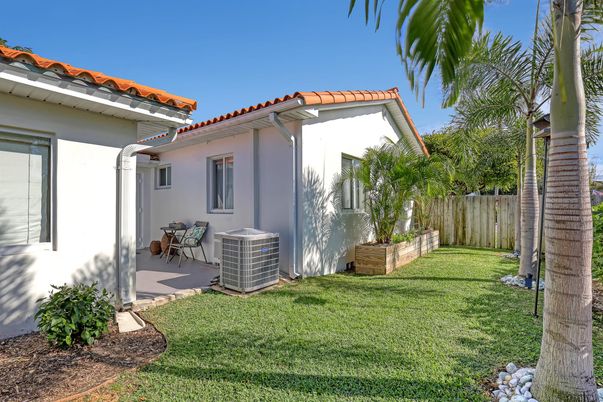 Backyard, Exterior