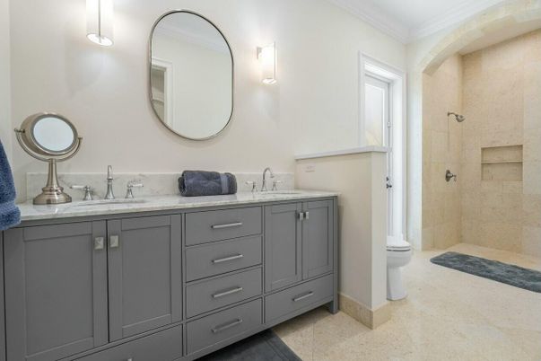 Bathroom, Dual Sink Vanities, Interior
