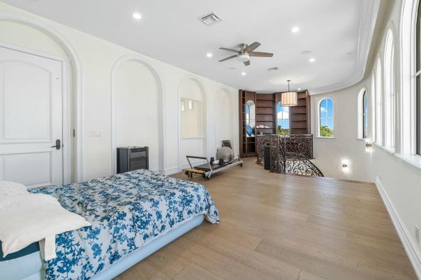 Dining room, Interior, Pendant Lights, Recessed Lighting, Wood Texture Flooring
