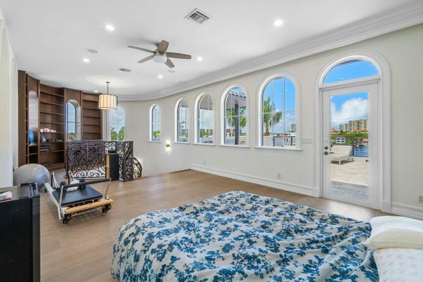 Interior, Pendant Lights, Recessed Lighting, Wood Texture Flooring