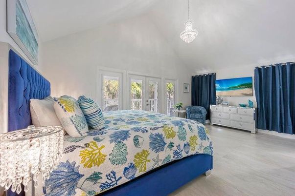 Bedroom, Interior, Pendant Lights, Wood Texture Flooring