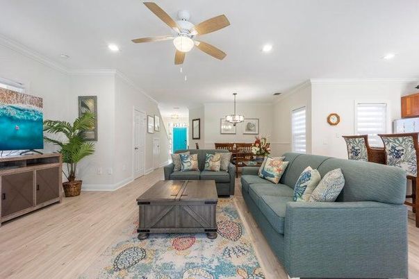 Dining room, Interior, Living room, Pendant Lights, Recessed Lighting, Wood Texture Flooring
