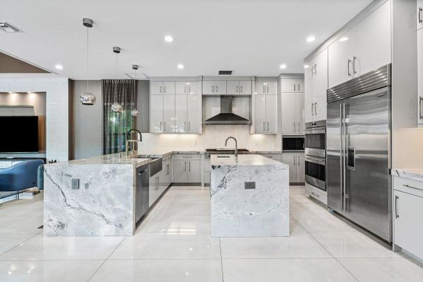 Interior, Kitchen, Pendant Lights, Recessed Lighting, Stainless Steel Appliances
