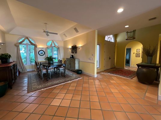 Dining room, Interior, Recessed Lighting
