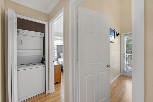 Interior, Utility Closets, Washer, Wood Texture Flooring