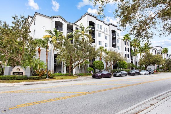 Exterior, Facade, Condo Building