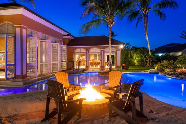 Exterior, Pool