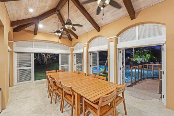 Dining room, Interior, Recessed Lighting, Wooden Beams, Wooden Ceilings