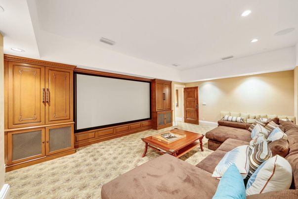 Interior, Living room, Projection Screen, Recessed Lighting, Theatre Room