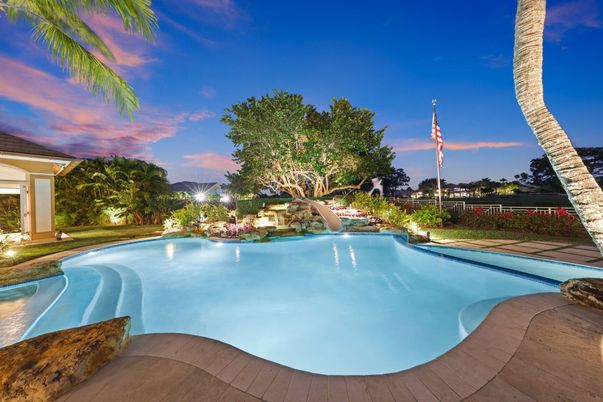Exterior, Pool