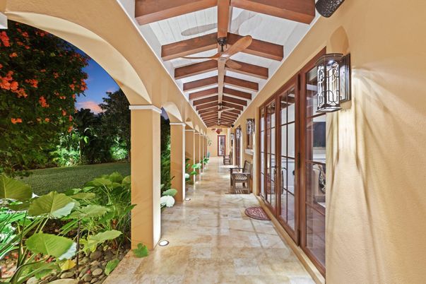 Exterior, Wooden Beams