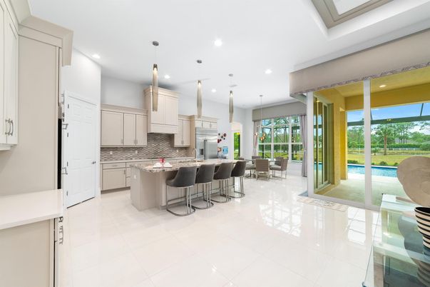 Dining room, Interior, Kitchen, Pendant Lights, Recessed Lighting, Stainless Steel Appliances