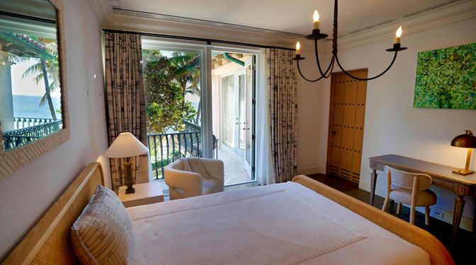 Bedroom, Interior, Water
