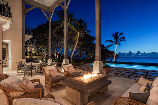 Exterior, Pool, Water