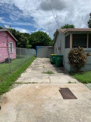 Detached Garage, Exterior