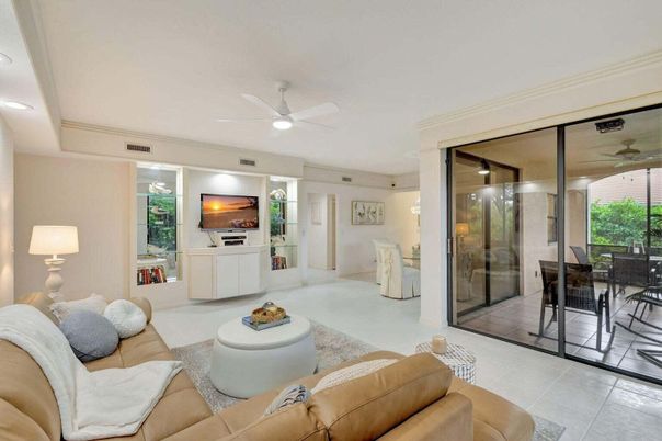 Dining room, Interior, Living room, Recessed Lighting