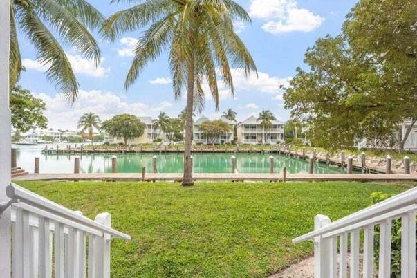 Exterior, Lake, Pool