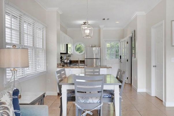Dining room, Interior, Kitchen, Pendant Lights, Recessed Lighting, Stainless Steel Appliances