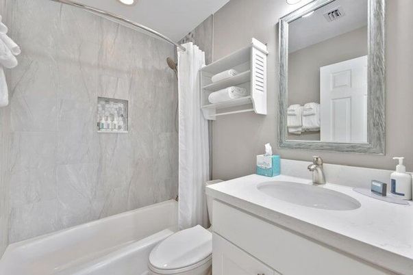 Bathroom, Interior, Recessed Lighting