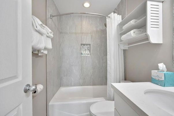 Bathroom, Interior, Recessed Lighting