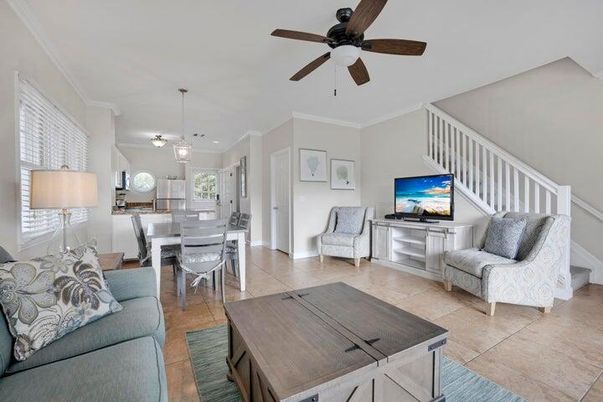 Dining room, Interior, Living room, Pendant Lights
