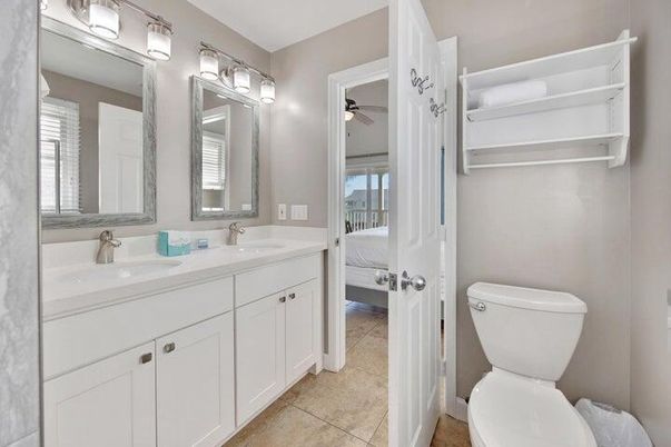 Bathroom, Bedroom, Dual Sink Vanities, Interior