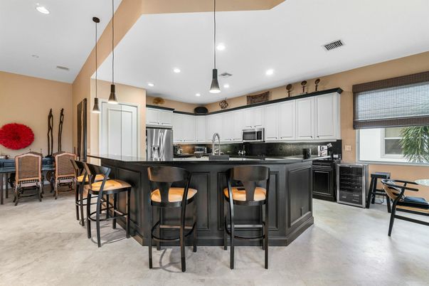 Dining room, Interior, Kitchen, Pendant Lights, Recessed Lighting, Stainless Steel Appliances