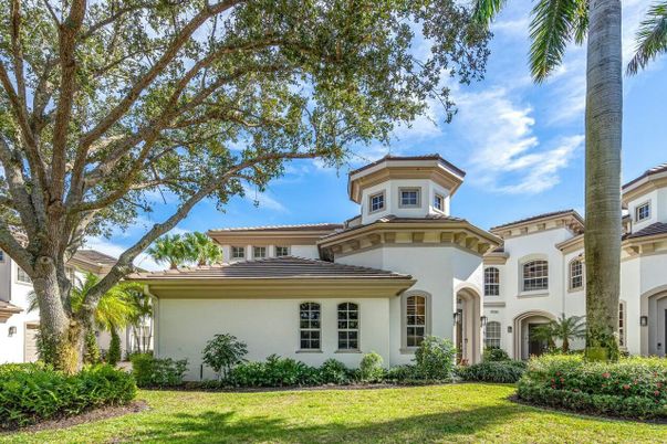 Backyard, Exterior, Facade, Mediterranean
