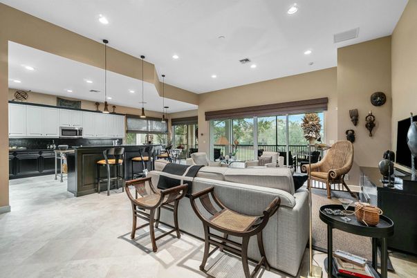 Dining room, Interior, Kitchen, Living room, Pendant Lights, Recessed Lighting, Stainless Steel Appliances