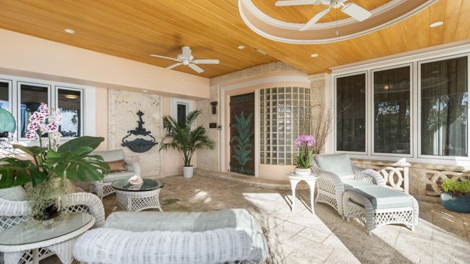 Exterior, Recessed Lighting
