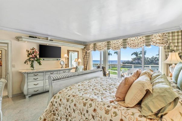 Bedroom, Interior, Water
