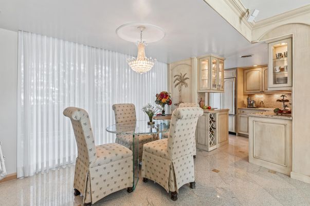 Chandelier, Dining room, Interior, Kitchen