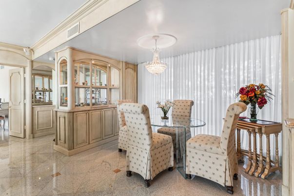 Chandelier, Dining room, Interior